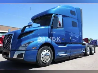 2021 VOLVO VNL64T760