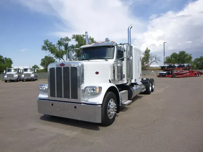 2023 Peterbilt 389