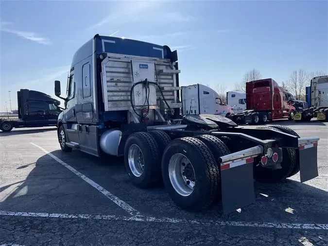 2021 FREIGHTLINER CA126