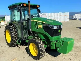 2018 John Deere 5100GN