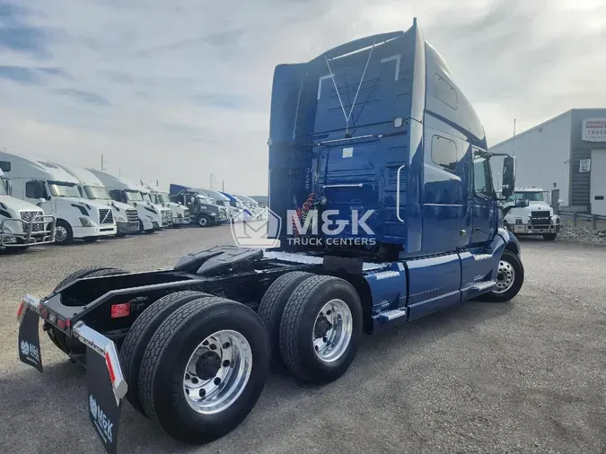 2021 VOLVO VNL64T760