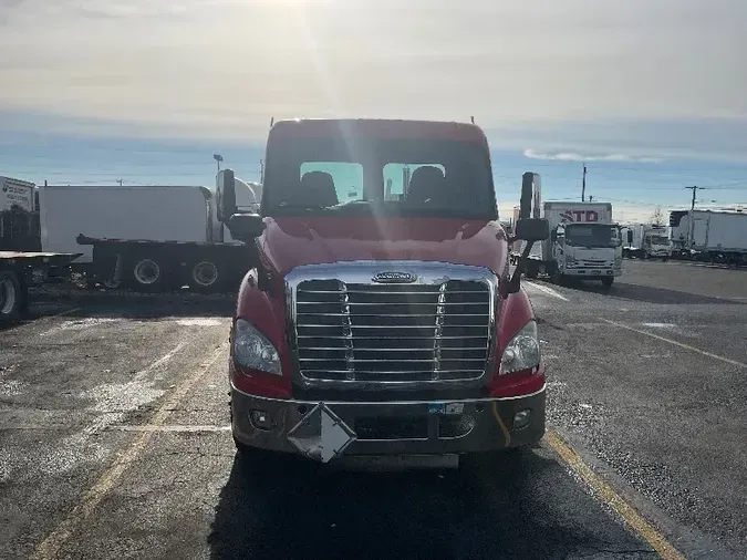 2018 Freightliner X11364ST