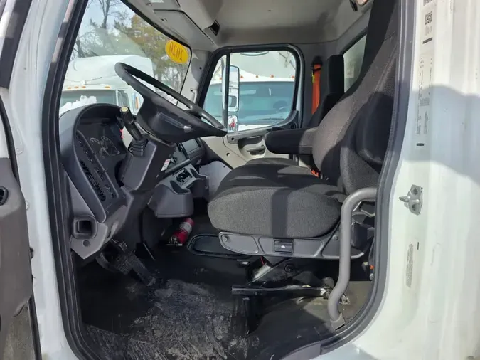 2020 FREIGHTLINER/MERCEDES M2 106