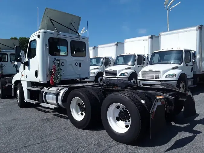 2019 FREIGHTLINER CASCADIA 125