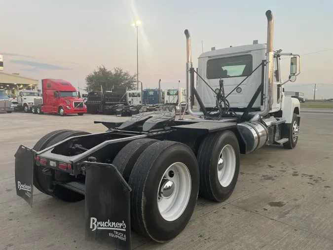 2019 MACK PI64T