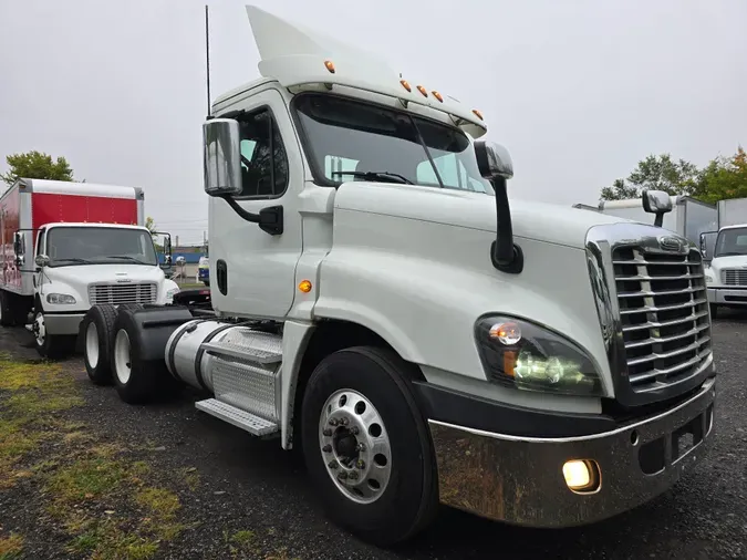 2018 FREIGHTLINER/MERCEDES CASCADIA 125