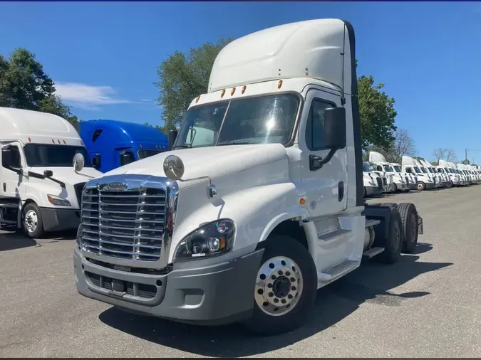 2020 FREIGHTLINER CASCADIA 125e30849e5cd23d3751a945a6e6f20057f
