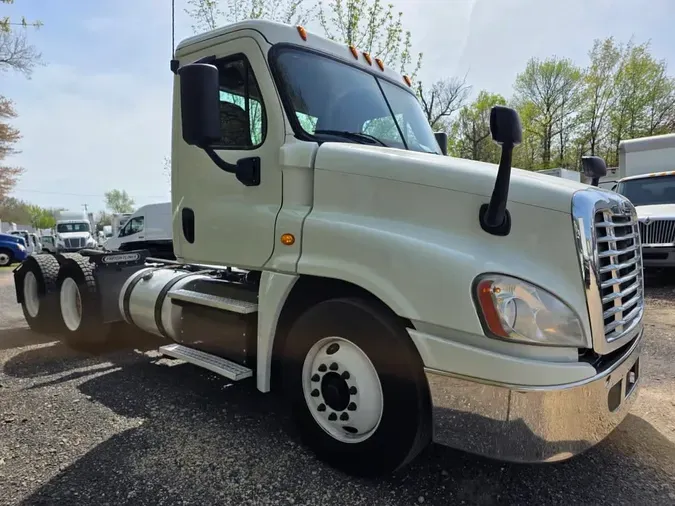 2018 FREIGHTLINER/MERCEDES CASCADIA 125