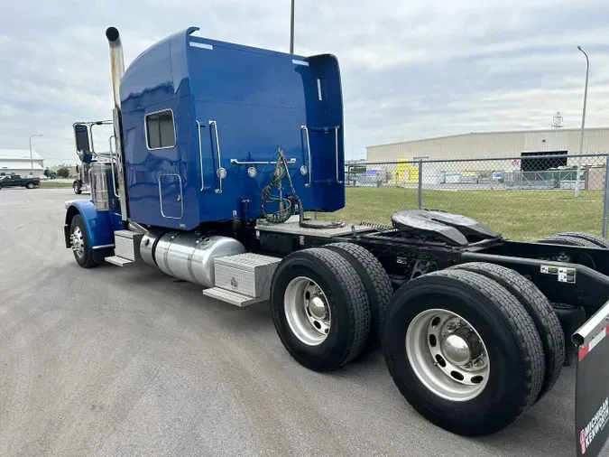 2020 Peterbilt 389