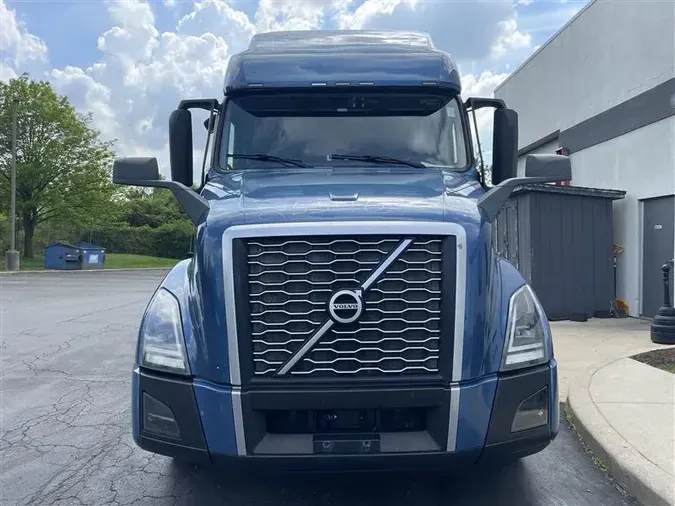 2020 VOLVO VNL760