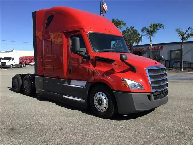 2021 FREIGHTLINER CA126