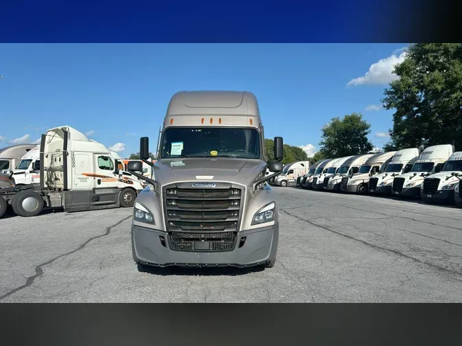 2023 Freightliner Cascadia 126