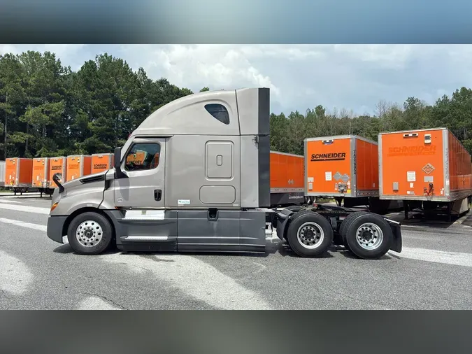 2023 Freightliner Cascadia 126e319355364f756eb777ee92987a75470