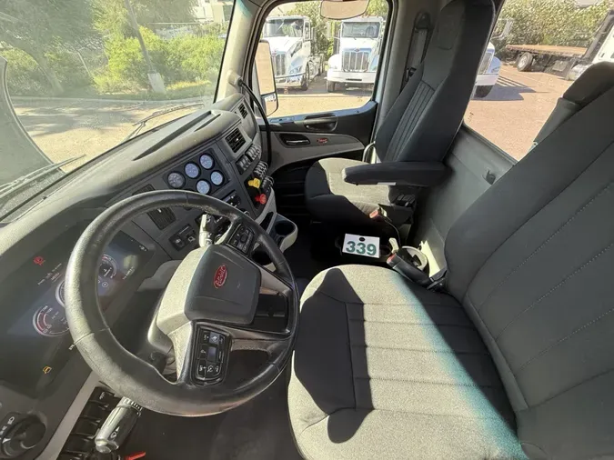 2023 Peterbilt 579