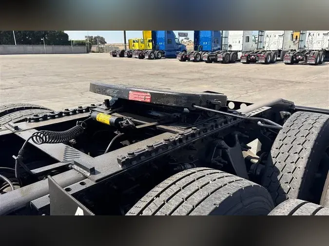 2018 INTERNATIONAL RH613
