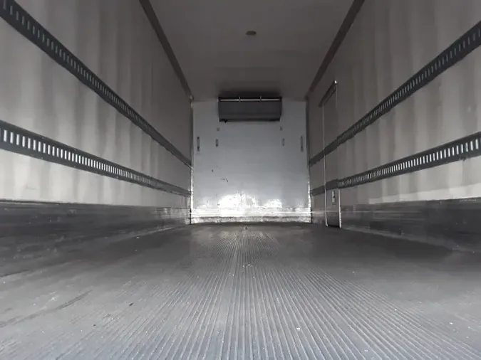 2018 FREIGHTLINER M2 106