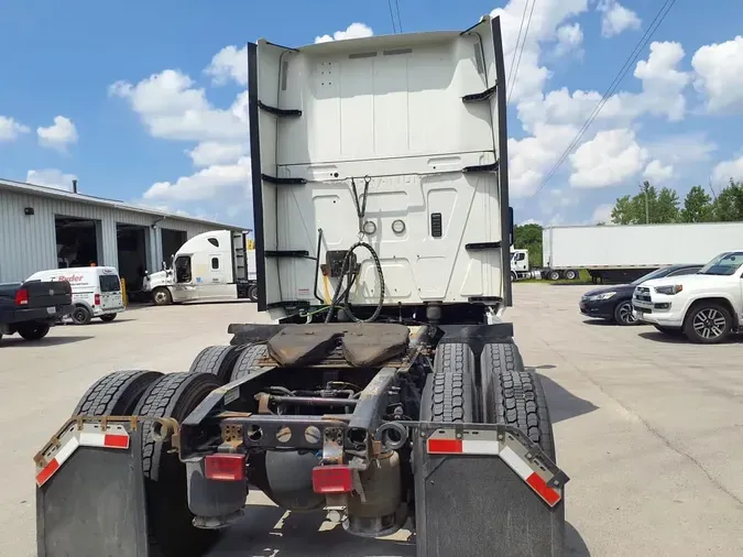 2019 NAVISTAR INTERNATIONAL LT625 SLPR CAB