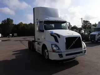 2017 Volvo VNL300