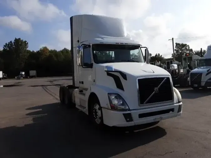 2017 Volvo VNL300e320c8789a45794df3c219a98bc15b7b