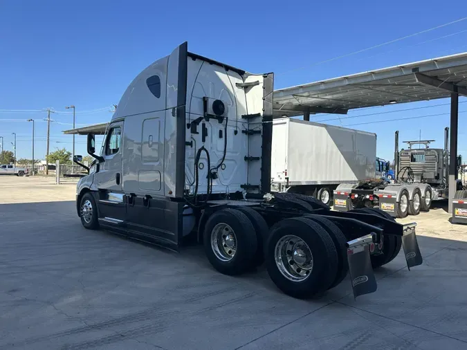 2021 Freightliner Cascadiae3235088dba39dab38f206389bc3bb94