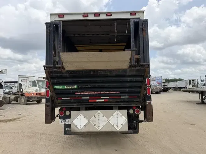2007 FREIGHTLINER BUSINESS CLASS M2 106