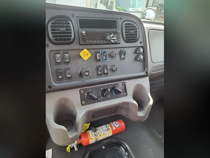 2020 FREIGHTLINER/MERCEDES M2 106