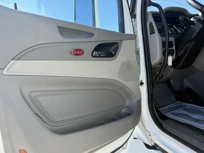 2021 Peterbilt 579