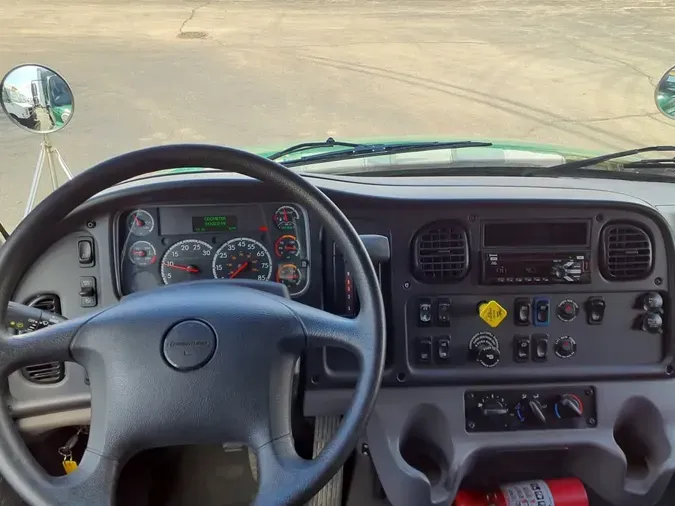 2018 FREIGHTLINER/MERCEDES M2 106