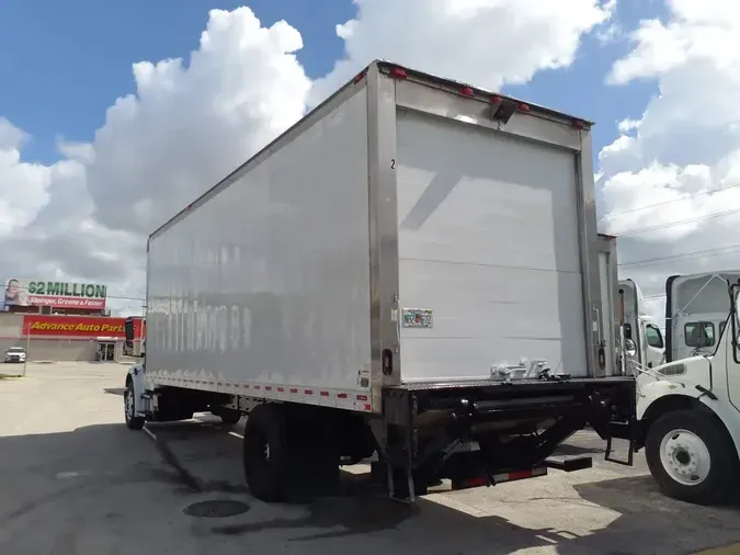 2018 FREIGHTLINER M2 106