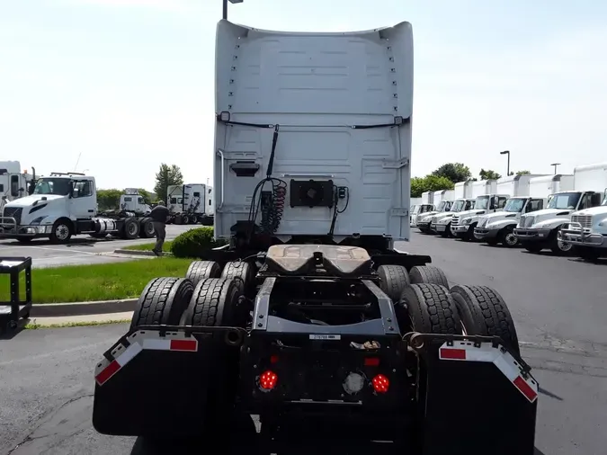 2021 VOLVO VNL64T-760