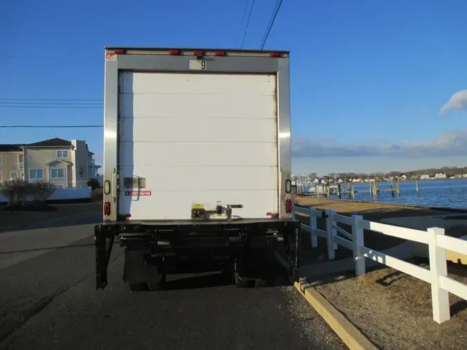 2015 FREIGHTLINER M2