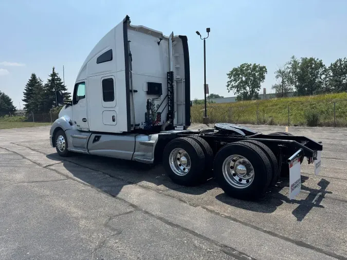 2022 Kenworth T680
