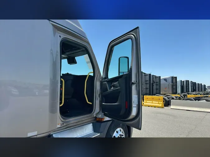2024 Freightliner Cascadia 126
