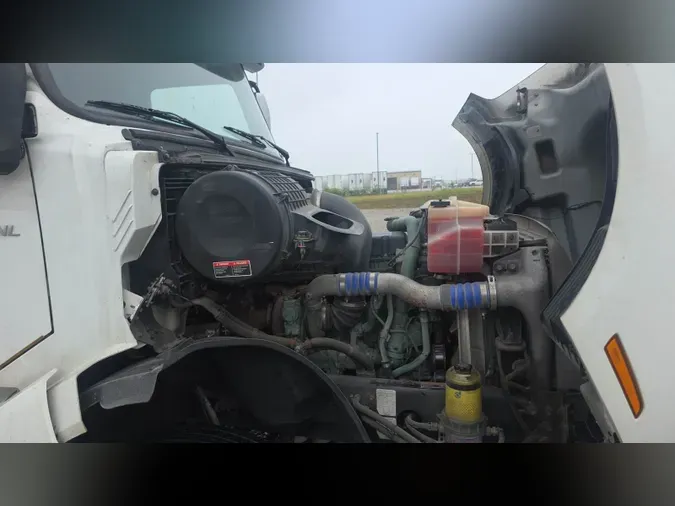 2020 Volvo VNL300e338c64925098d64c716547c9efaf928