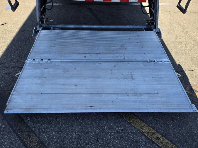 2019 Freightliner Business Class M2 106e33a0a3a4e20701e63c8c15c3d7958e8