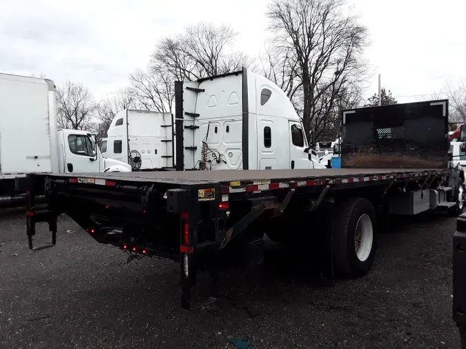 2016 FREIGHTLINER/MERCEDES M2 106