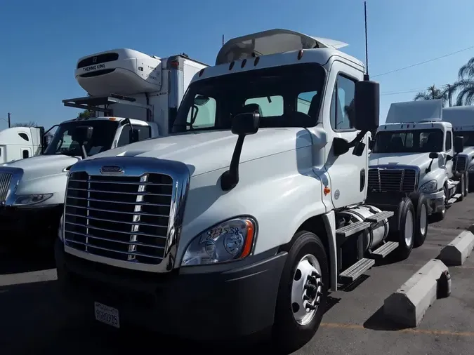 2020 FREIGHTLINER CASCADIA 125e3431f1a52a29f71a16255e051e2b88a