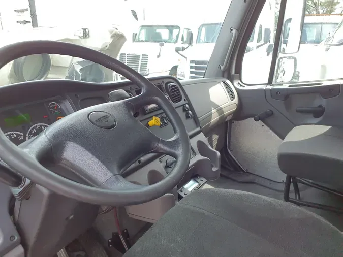 2018 FREIGHTLINER/MERCEDES M2 106