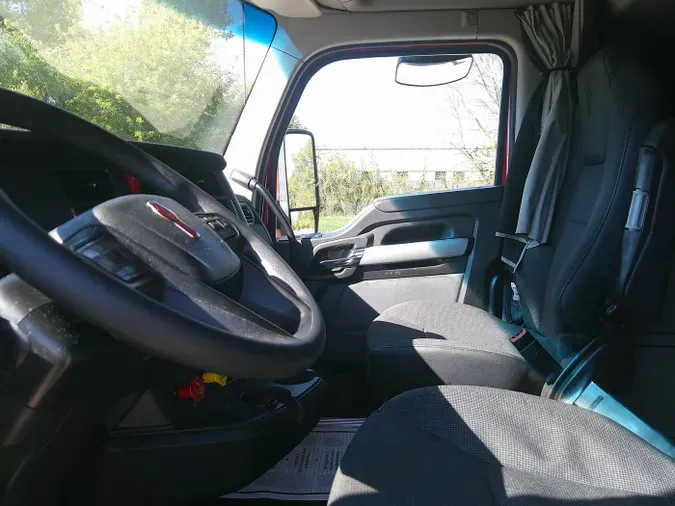2022 Kenworth T680