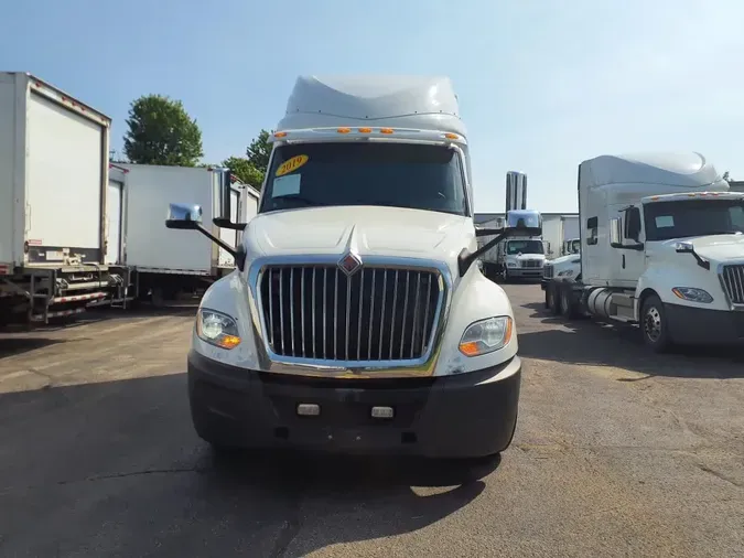 2019 NAVISTAR INTERNATIONAL LT625 SLPR CAB