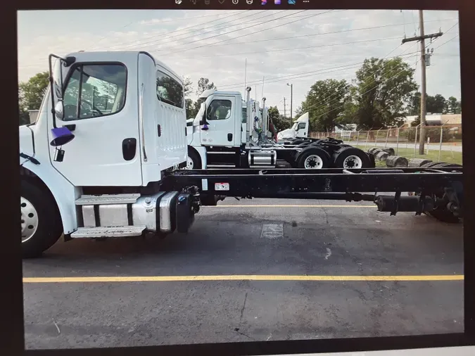 2020 FREIGHTLINER/MERCEDES M2 106