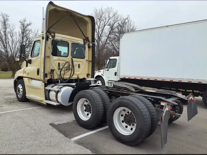 2019 FREIGHTLINER/MERCEDES CASCADIA 125