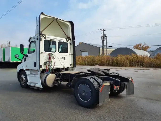 2020 FREIGHTLINER/MERCEDES NEW CASCADIA 116e351bf814325ca68eb679b45ac07bebd