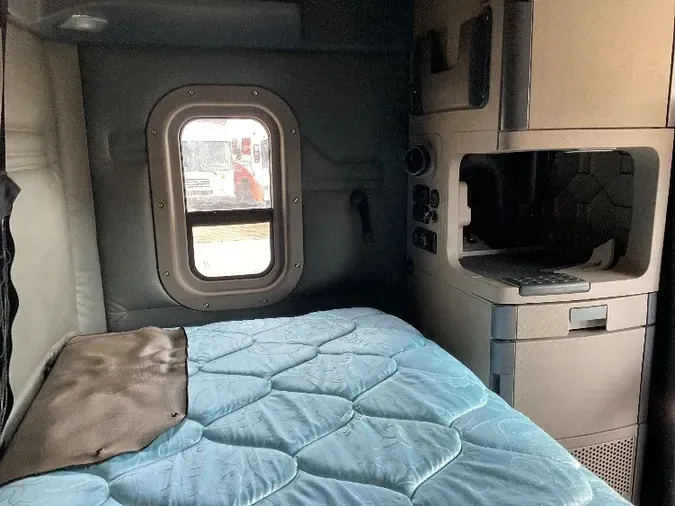 2014 FREIGHTLINER X12564ST