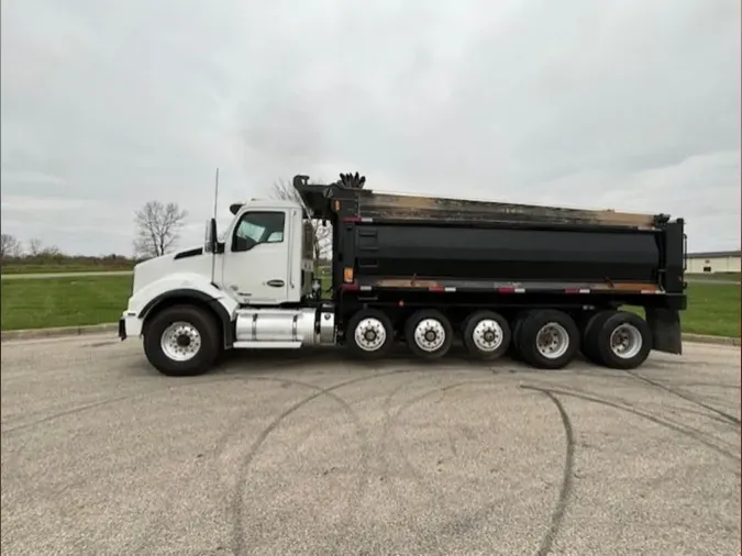 2022 Kenworth T880