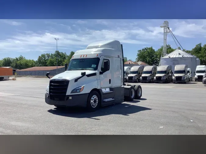 2021 Freightliner Cascadia 126