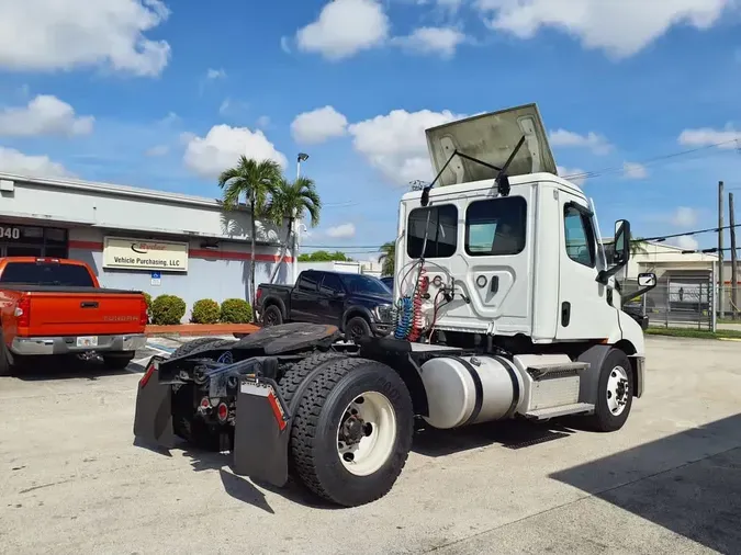 2020 FREIGHTLINER/MERCEDES NEW CASCADIA 116e3582e1da417c133dc3b50ebe28b5352