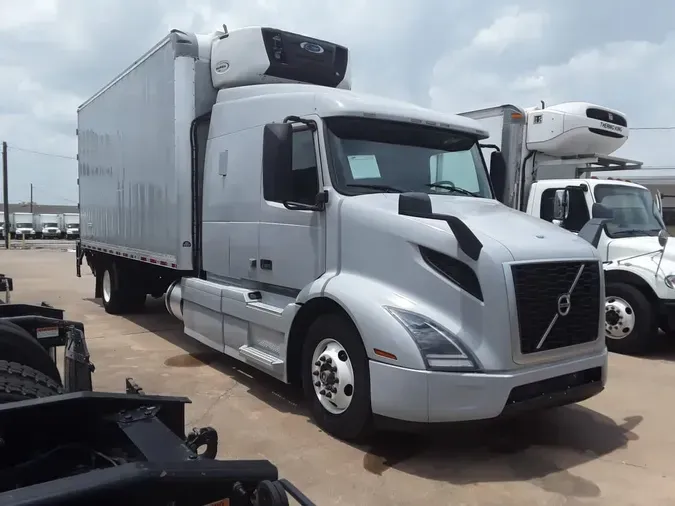 2020 VOLVO VNR42-640