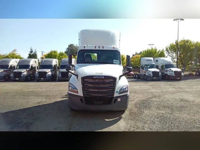 2020 Freightliner Cascadia 126