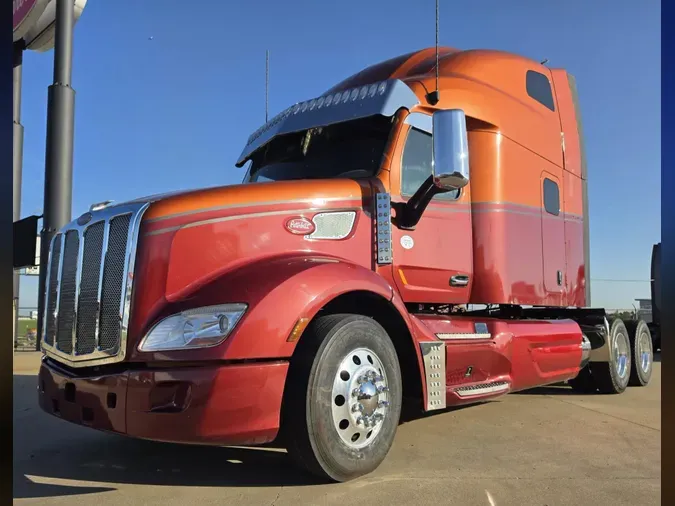 2021 Peterbilt 579e35d054688836b9e83f76a1d312a1327